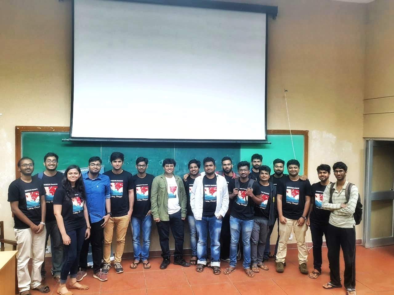 Sourav Ghosh, with IIT Kharagpur students during Samsung Roadshow in the college premises