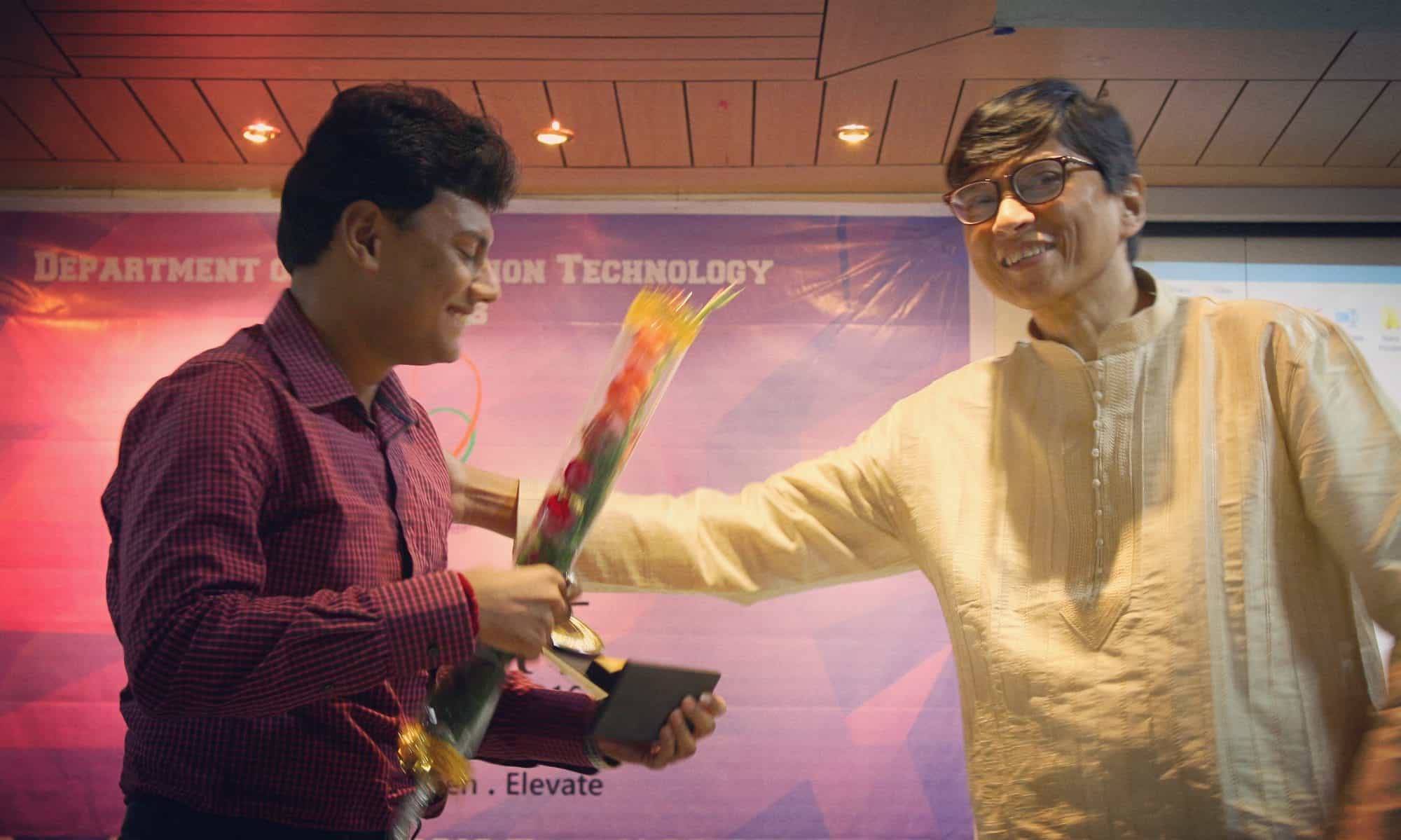 Being felicitated by Prof. Piyal Sarkar, Head, Department of Information Technology, Techno India, at inspirIT 2016